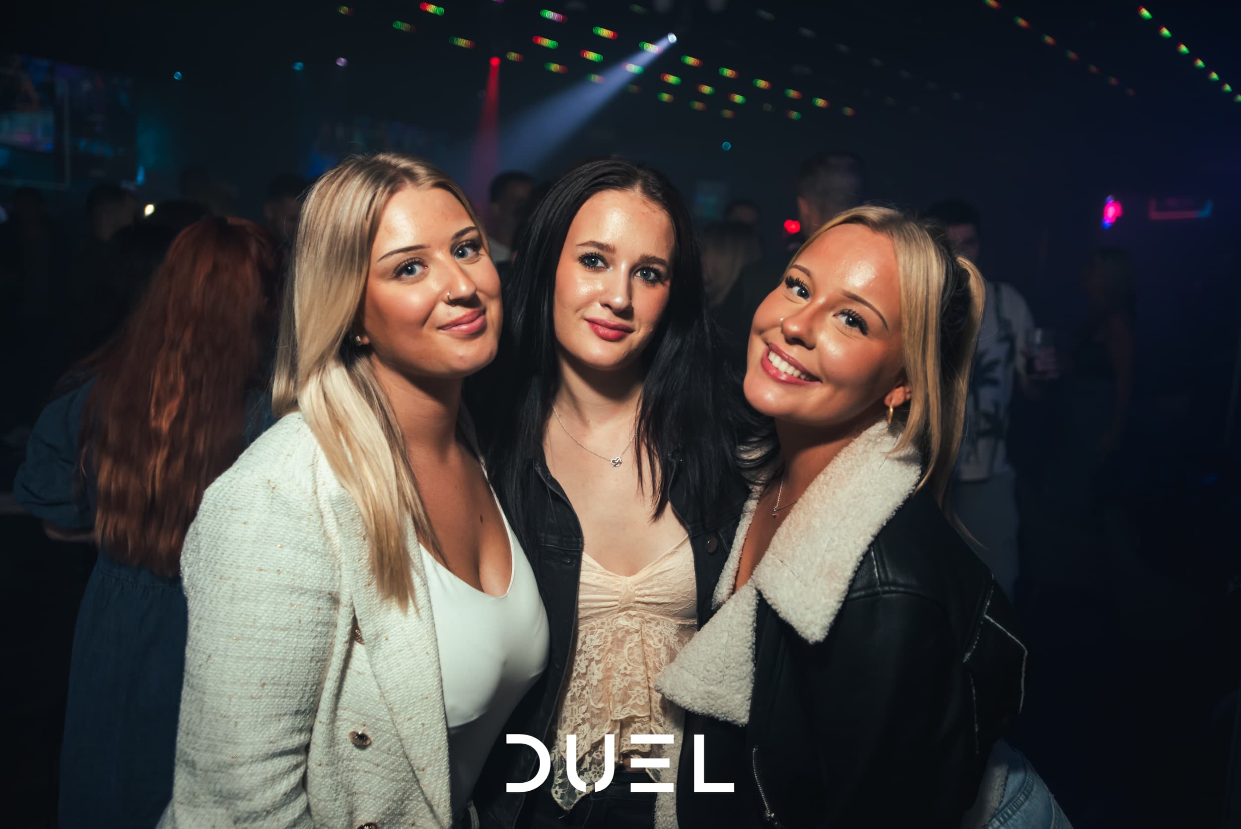 DUEL Club Crowd 7