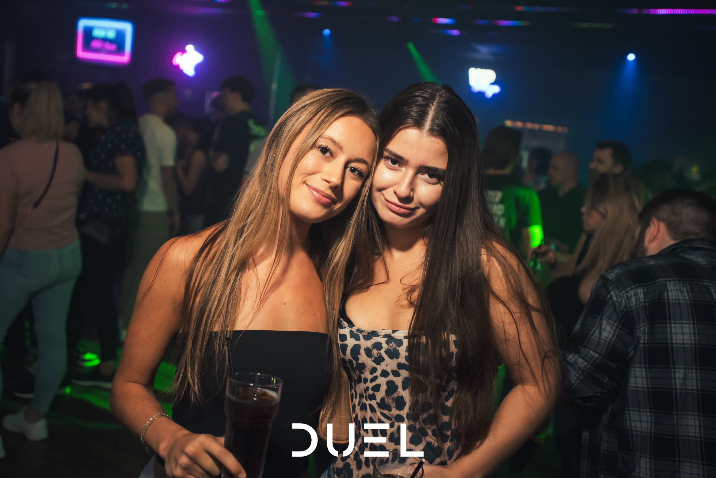 DUEL Club Crowd 10