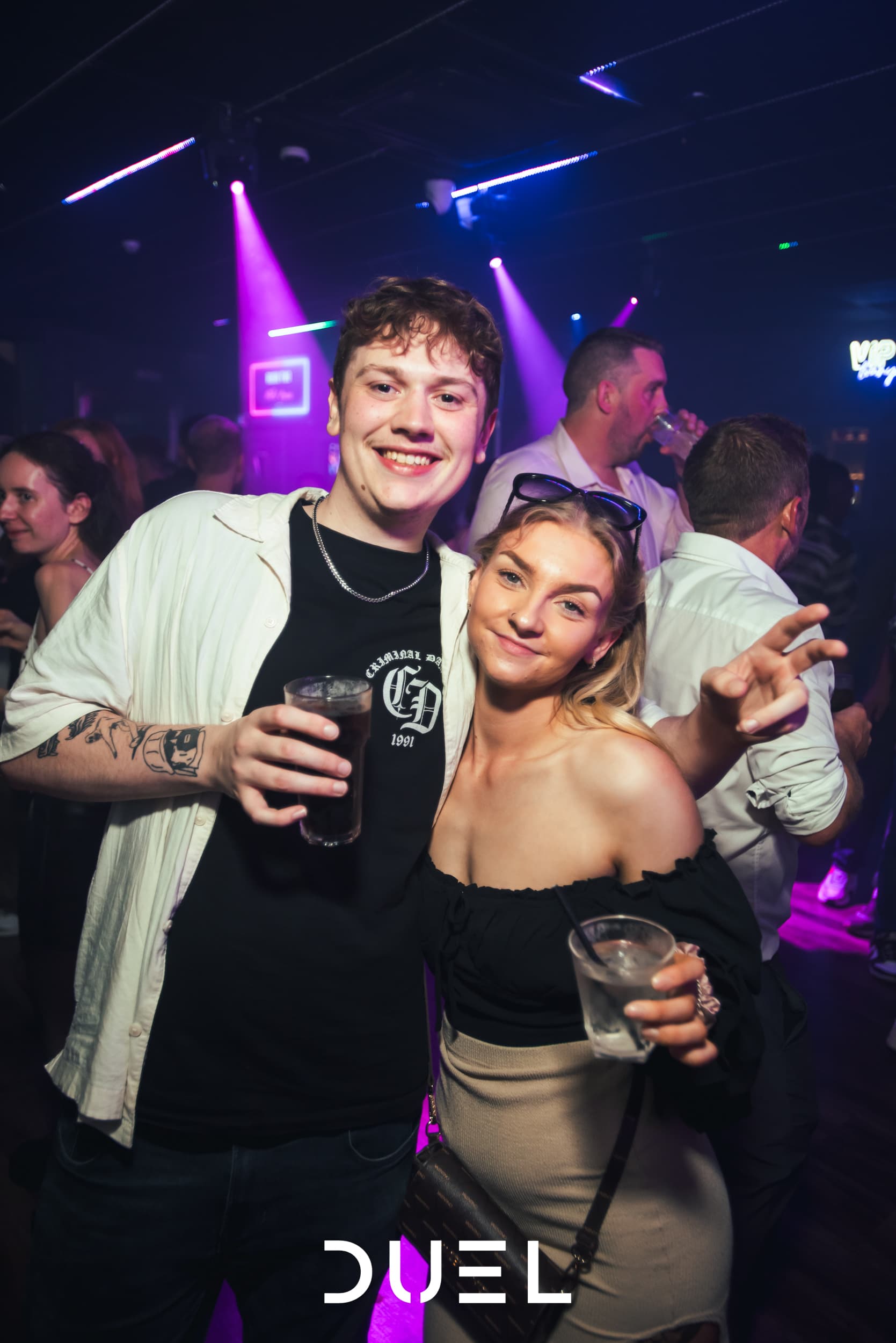 DUEL Club Crowd 40