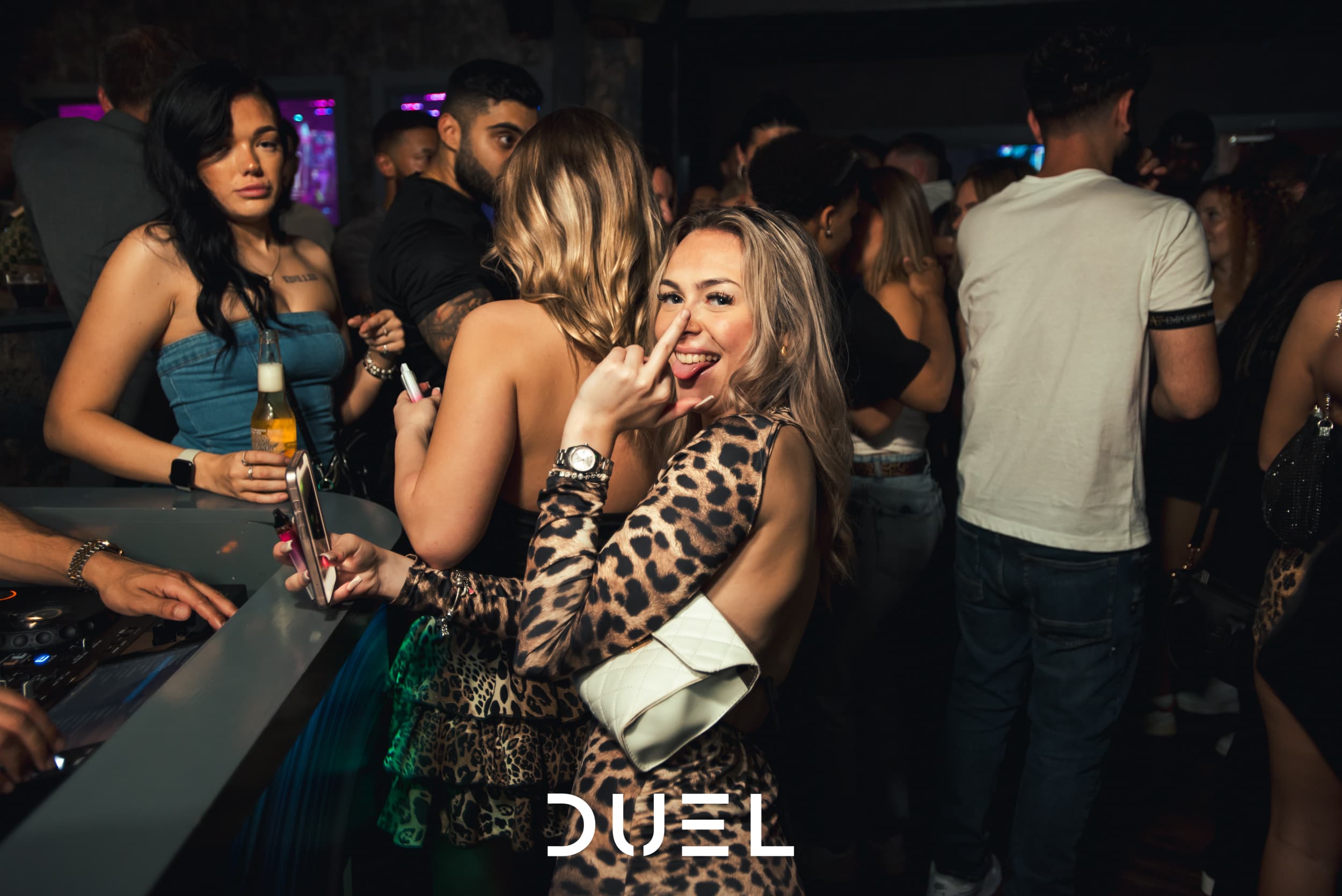 DUEL Club Crowd 41